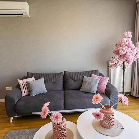 Ilidza River Apartamento *