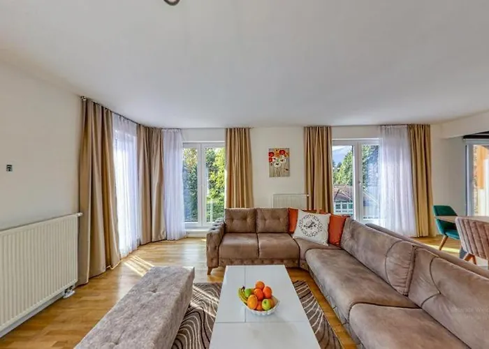 Ilidza River דירה